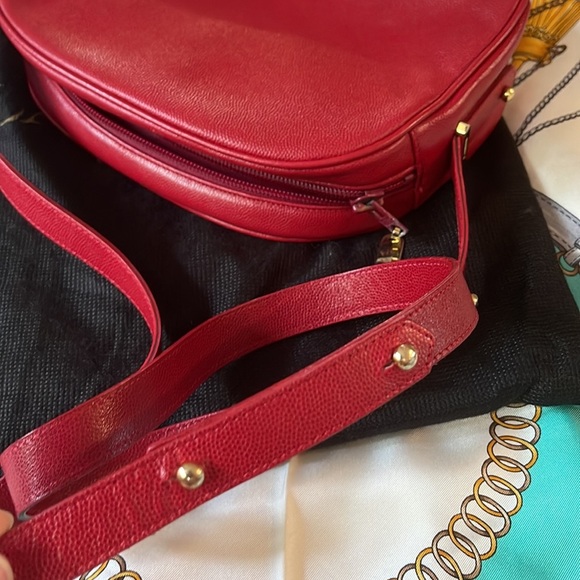 Lanvin Paris red sling/shoulder bag - Picture 4 of 15